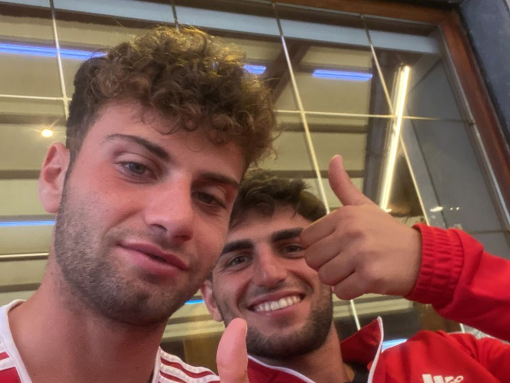 Francesco Ruocco e Riccardo Pinna con la tuta della Torres nel 2023